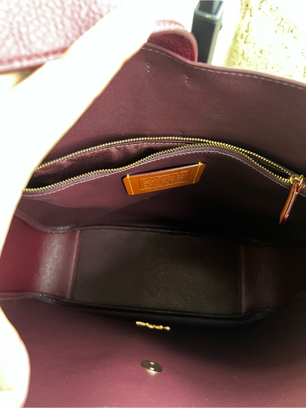 Coach Hadley Large Shoulder Leather Shoulder Bag in Burgundy - Picture 3 of 6